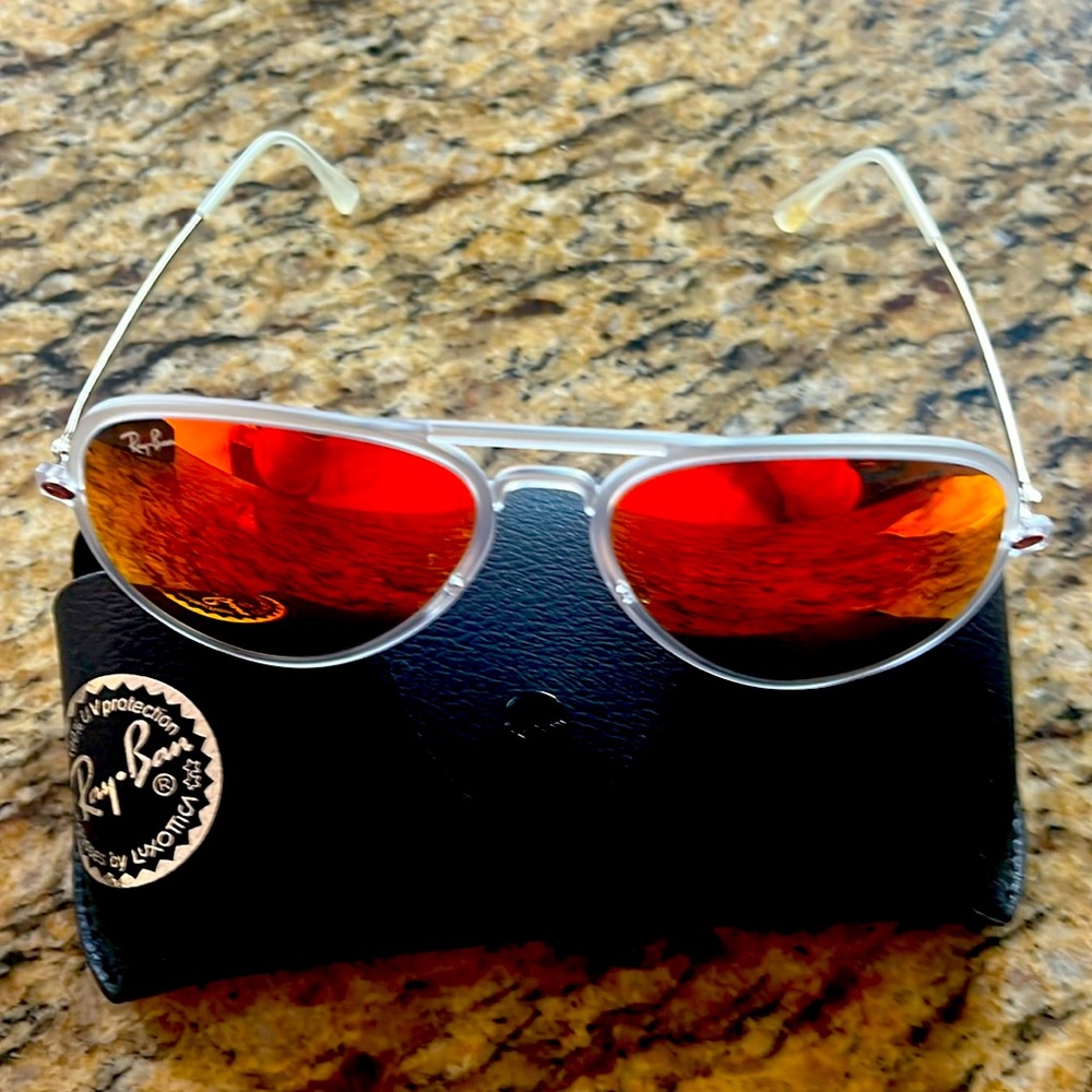 Authentic  Ray Ban, Retro mirror aviator sunglasses